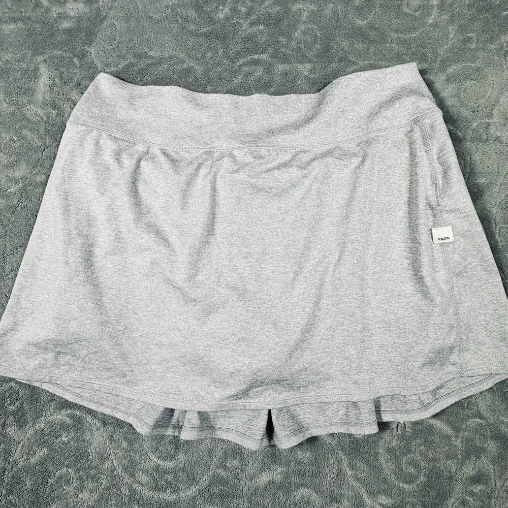Vuori Halo Performance Skirt Womens XL Salt Gray Tennis Skort Stretch Pickleball